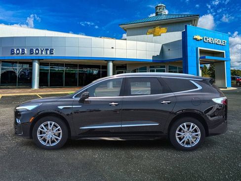 Used 2023 Buick Enclave Essence w/ Experience Buick Package FWD image 7