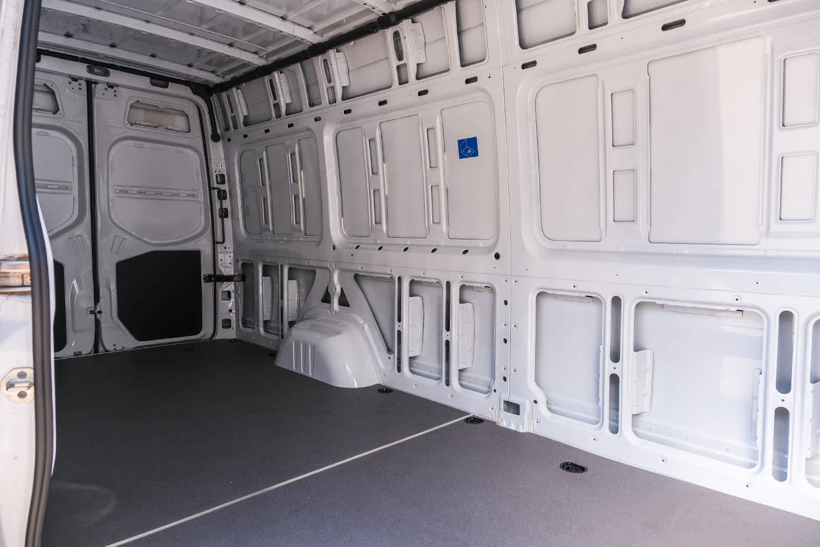 New 2025 Mercedes-Benz eSprinter 170 Cargo image 16
