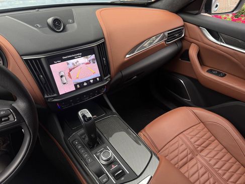 Used 2023 Maserati Levante F Tributo image 22