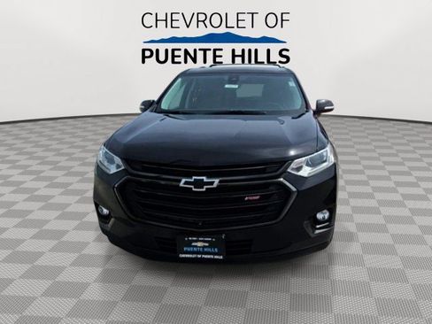 Used 2021 Chevrolet Traverse RS w/ LPO, Cargo Package FWD image 3