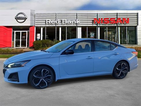 Certified 2023 Nissan Altima 2.5 SR image 4