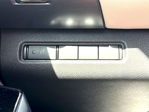 Used 2025 Nissan Pathfinder SL FWD image 38