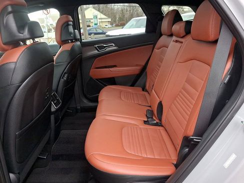 Used 2024 Kia Sportage SX image 11