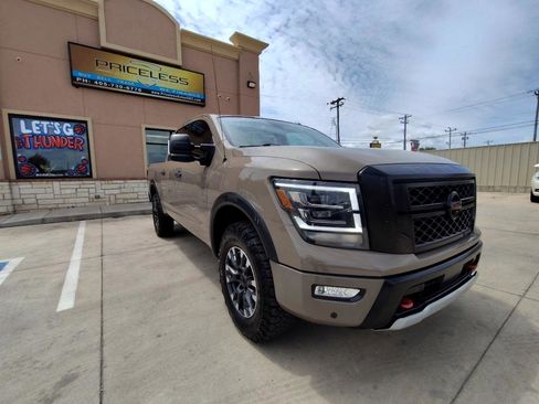 Used 2021 Nissan Titan PRO-4X w/ Pro-4x Convenience Package AWD/4WD image 2