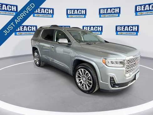 Used 2023 GMC Acadia Denali image 2