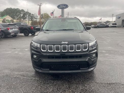 Used 2022 Jeep Compass Latitude w/ Convenience Group image 2