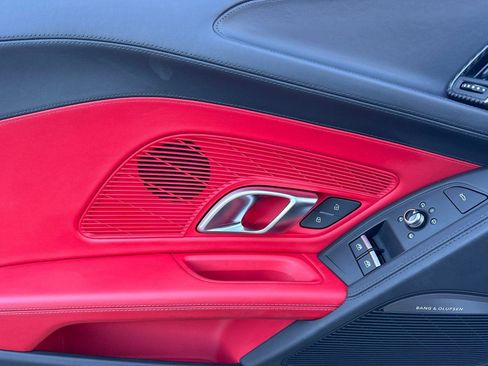 Certified 2021 Audi R8 V10 performance image 12