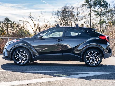 Used 2021 Toyota C-HR XLE image 4