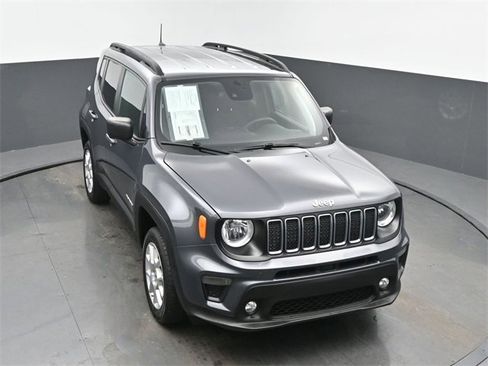 Used 2022 Jeep Renegade Latitude image 45