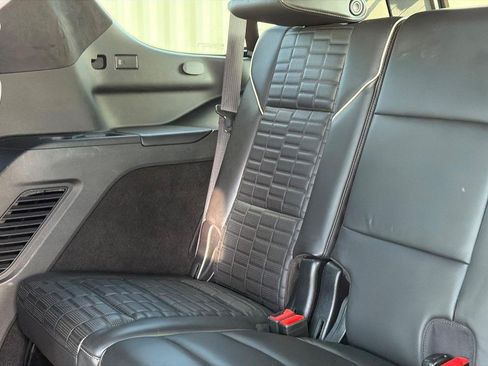 Used 2024 Cadillac Escalade Sport Platinum w/ LPO, ONYX Package AWD/4WD image 17