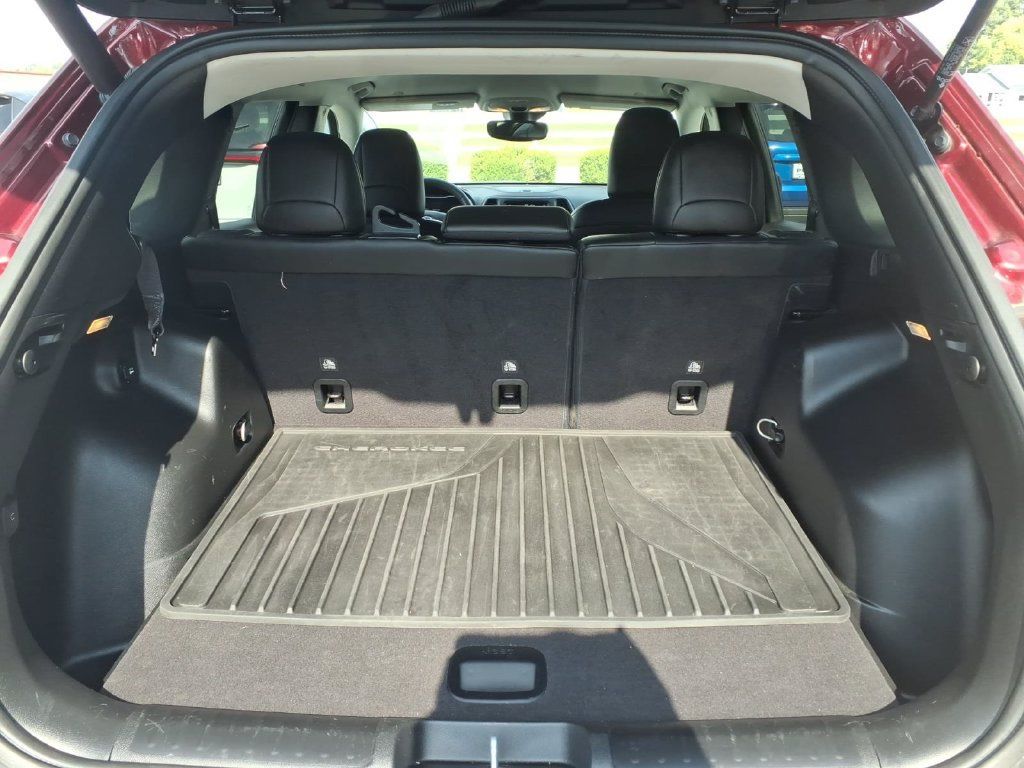 Used 2022 Jeep Cherokee Latitude Lux w/ Mopar Interior Package FWD image 18