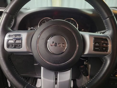 Used 2016 Jeep Wrangler Unlimited Rubicon AWD/4WD image 23
