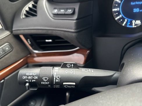 Used 2019 Cadillac Escalade Premium Luxury image 22