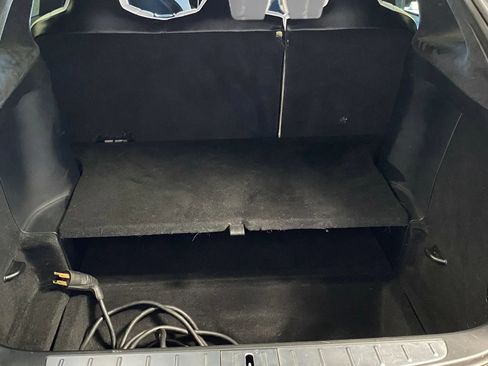 Used 2019 Tesla Model X image 9