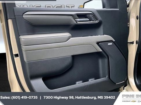 Used 2022 Chevrolet Silverado 1500 ZR2 w/ Technology Package image 17