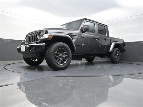New 2025 Jeep Gladiator Sport image 19