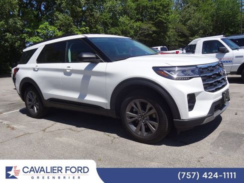 Used 2026 Ford Explorer Active w/ Active Comfort Package AWD/4WD image 2