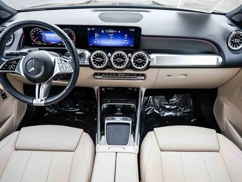 Certified 2025 Mercedes-Benz GLB 250 image 10