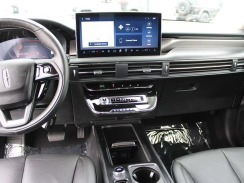 Used 2023 Lincoln Corsair Reserve FWD image 14
