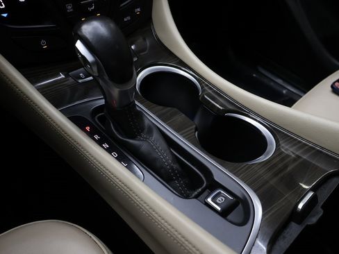 Used 2019 Buick Envision Essence image 24