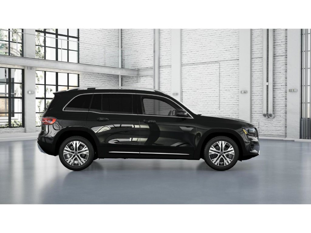 Certified 2026 Mercedes-Benz GLB 250 4MATIC image 2