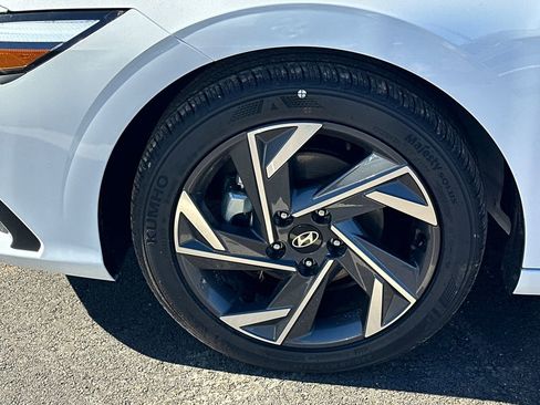 New 2025 Hyundai Elantra Sport image 11