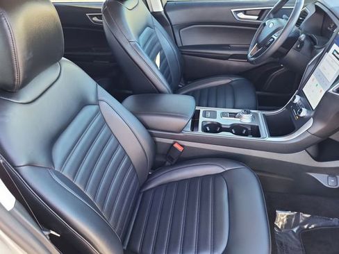 Used 2024 Ford Edge SEL image 11