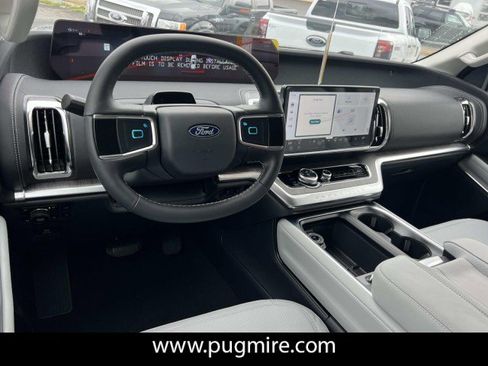 New 2026 Ford Expedition Platinum w/ Platinum Ultimate Package image 17