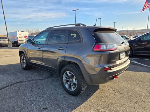 Used 2019 Jeep Cherokee Trailhawk w/ Cold Weather Group image 6