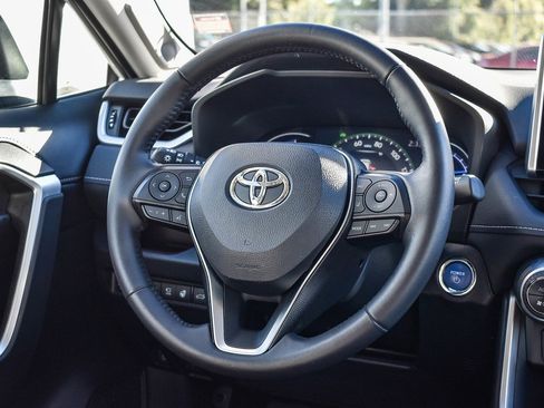Used 2019 Toyota RAV4 Limited image 15