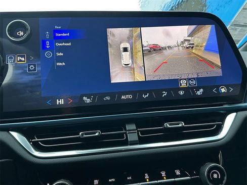 New 2026 Chevrolet Equinox EV LT image 25