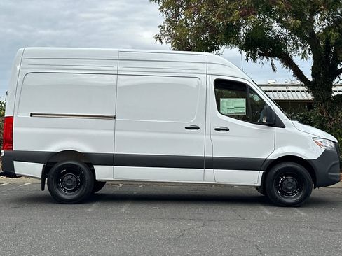 New 2026 Mercedes-Benz Sprinter 2500 image 2