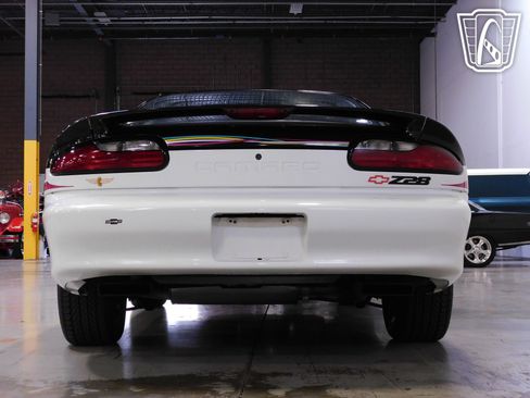 Used 1993 Chevrolet Camaro Z28 image 19
