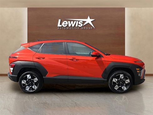 Used 2025 Hyundai Kona SEL image 6