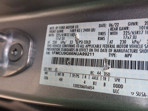 Used 2022 Ford Escape SE image 40