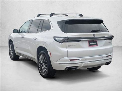 Used 2025 Buick Enclave Avenir w/ Super Cruise Package image 8