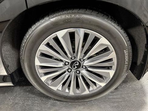 Certified 2025 INFINITI QX80 Luxe image 12