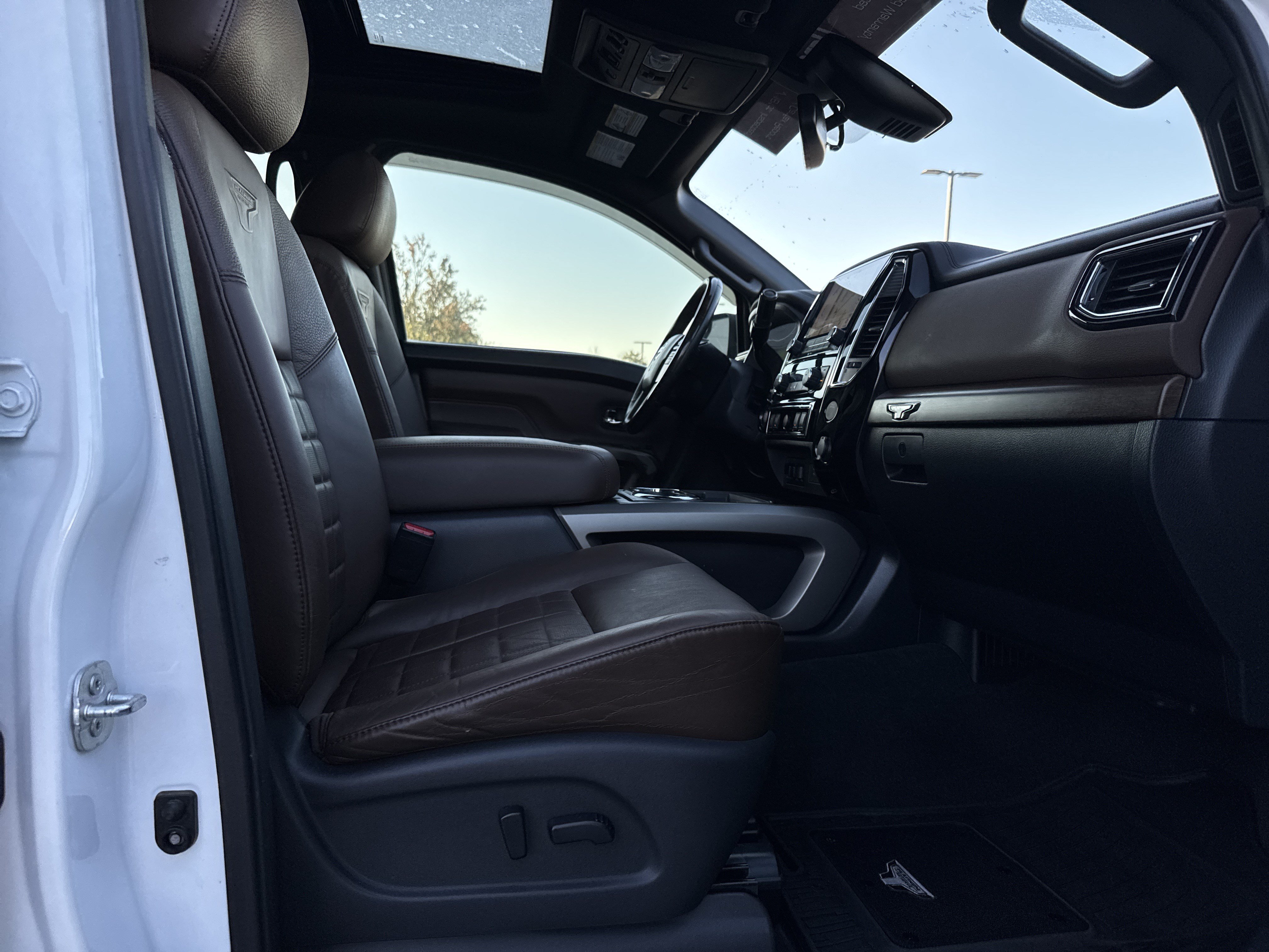 Used 2021 Nissan Titan Platinum Reserve w/ Moonroof Package RWD image 33