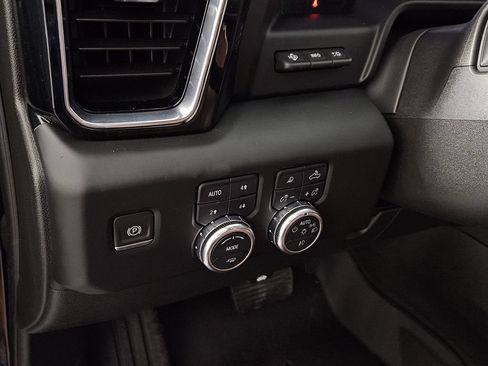 Used 2024 GMC Sierra 2500 Denali Ultimate AWD/4WD image 23