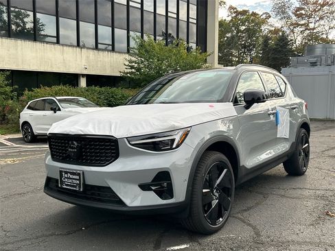 New 2026 Volvo XC40 B5 Ultra w/ Climate Package image 5