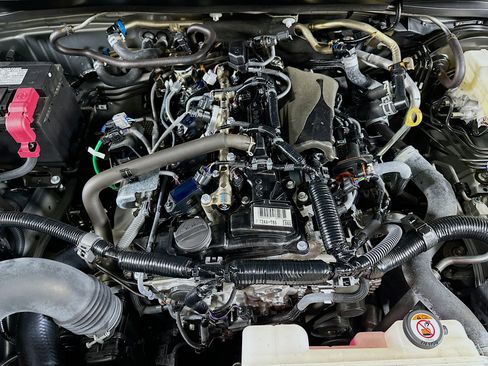 Used 2025 Toyota Tacoma TRD Off-Road image 31