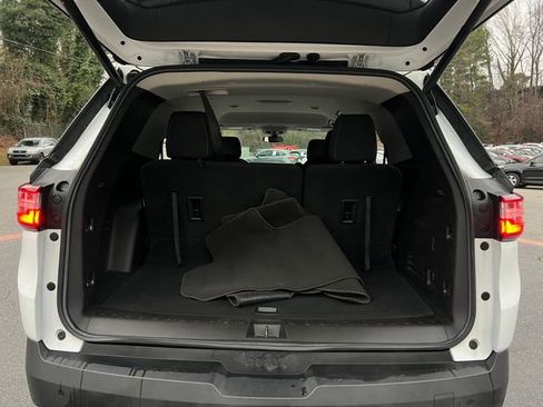 Used 2021 Chevrolet Traverse LT image 29