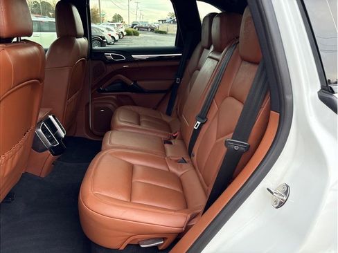 Used 2017 Porsche Cayenne Platinum Edition image 13
