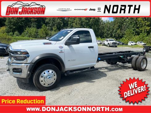 New 2025 RAM 5500 4x4 Regular Cab image 1