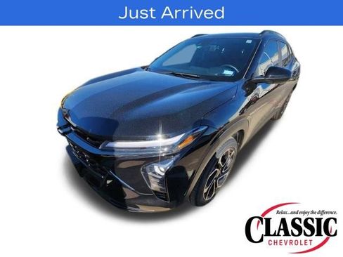 Used 2024 Chevrolet Trax RS w/ Sunroof Package image 5