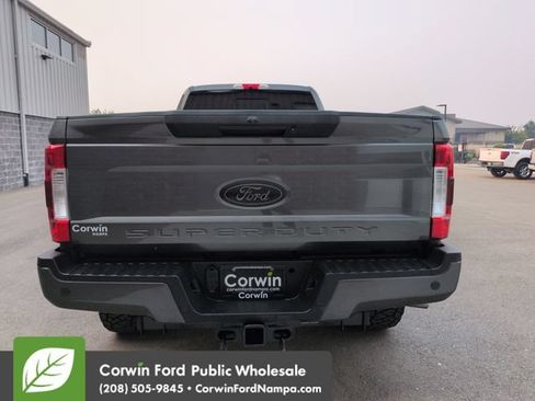 Used 2017 Ford F350 Lariat w/ Lariat Ultimate Package AWD/4WD image 4