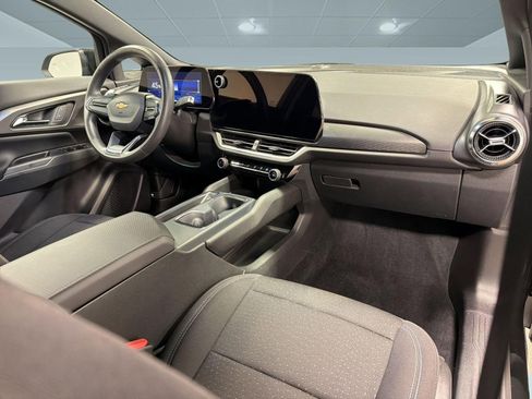 Used 2025 Chevrolet Equinox EV LT FWD image 27