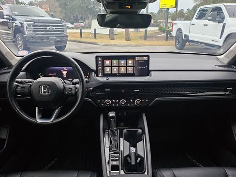 Used 2024 Honda Accord Touring image 9