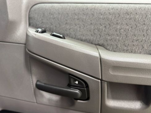 Used 2002 Ford Explorer XLS AWD/4WD image 24