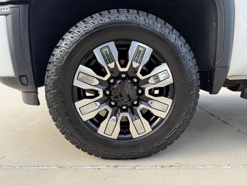 Used 2024 GMC Sierra 2500 Denali w/ Denali Reserve Package AWD/4WD image 4